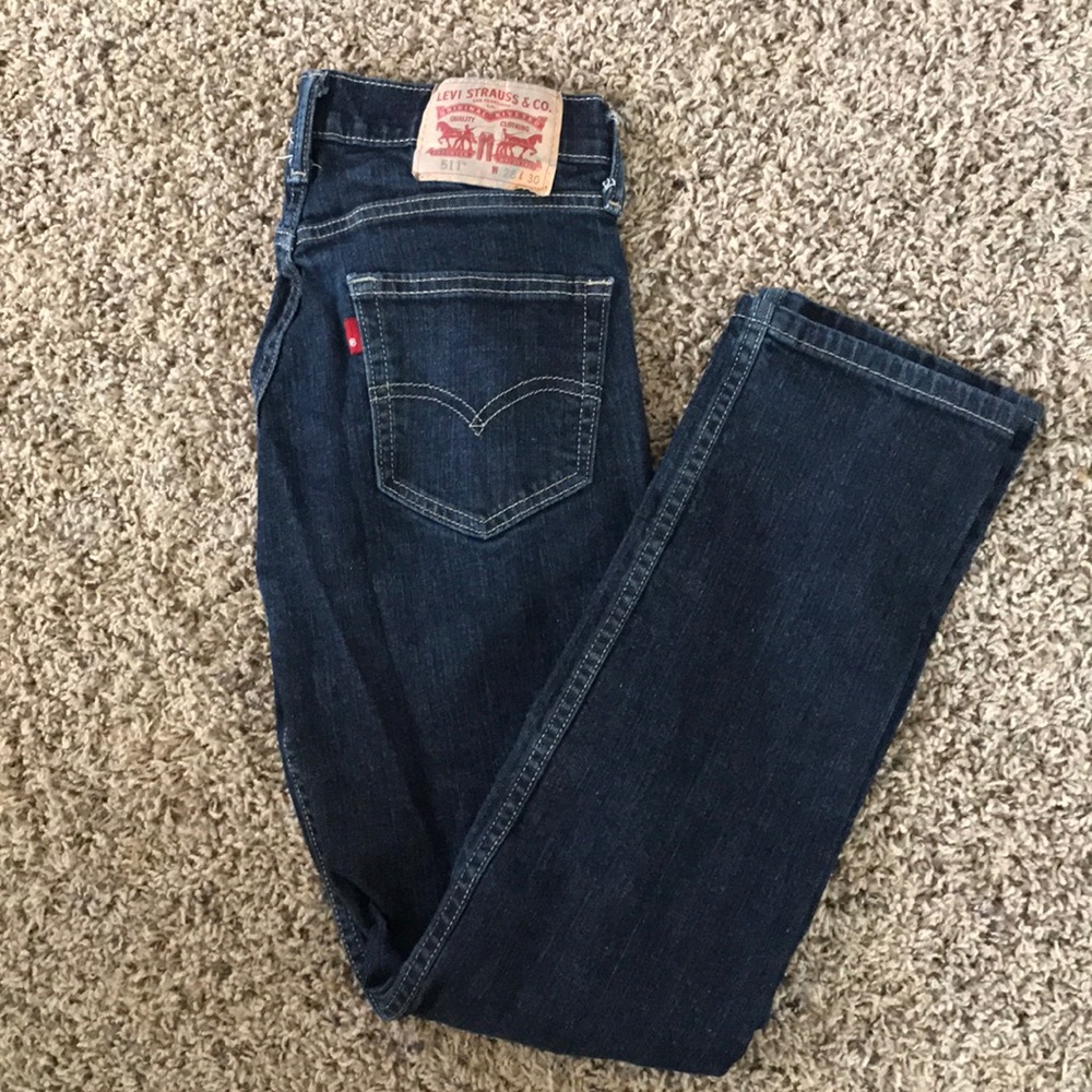 Boys Levi's darkwash jeans size 28